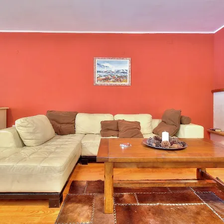 Mediterrane Mit Privatpool, Sonnenterrasse, Bbq Und Hundefreundlich Dom wakacyjny Umag