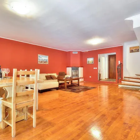 Mediterrane Mit Privatpool, Sonnenterrasse, Bbq Und Hundefreundlich Umag