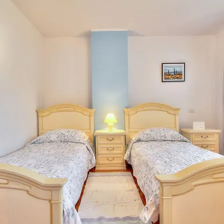 Mediterrane Mit Privatpool, Sonnenterrasse, Bbq Und Hundefreundlich