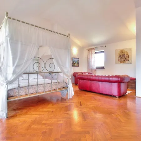 Dom wakacyjny Mediterrane Mit Privatpool, Sonnenterrasse, Bbq Und Hundefreundlich Umag