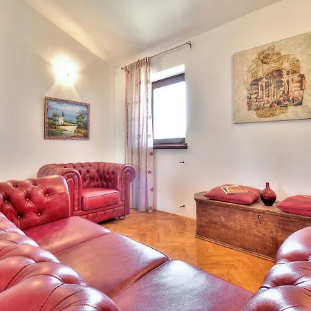 Mediterrane Mit Privatpool, Sonnenterrasse, Bbq Und Hundefreundlich Umag