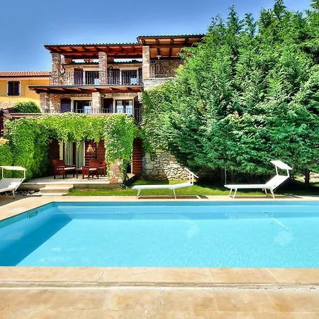 Mediterrane Mit Privatpool, Sonnenterrasse, Bbq Und Hundefreundlich * Umag