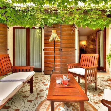 Mediterrane Mit Privatpool, Sonnenterrasse, Bbq Und Hundefreundlich Dom wakacyjny